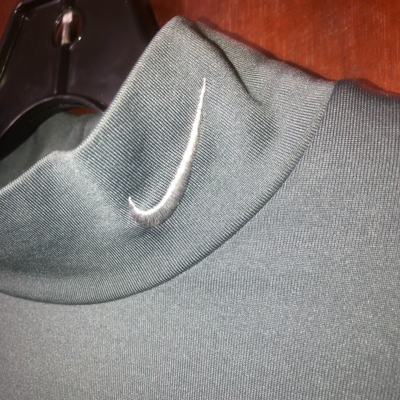 Nike Pro Therma-FIT Women's Long-Sleeve Top - Picture 3 of 7